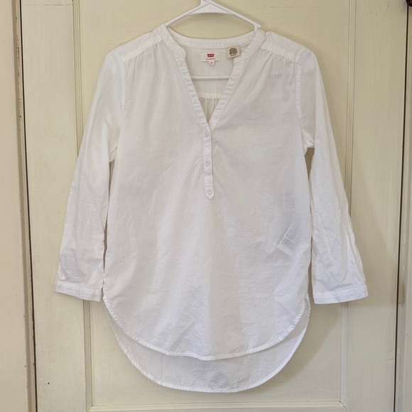 Levi's Tops - Levi's White Women's Blouse XS